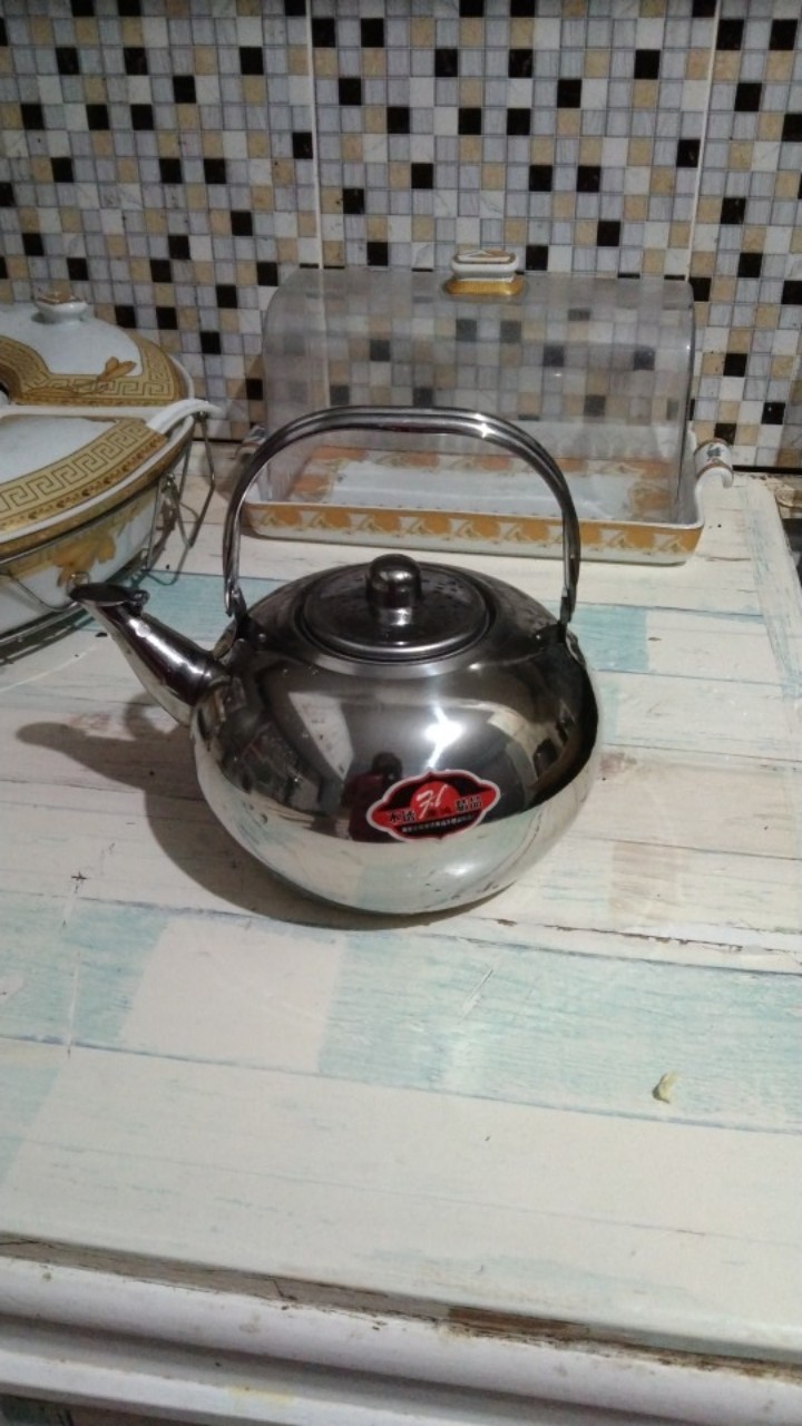 Teko Air Tea Coffee Bulat + Saringan Stainless Steel 18 Cm / 1.8 Liter