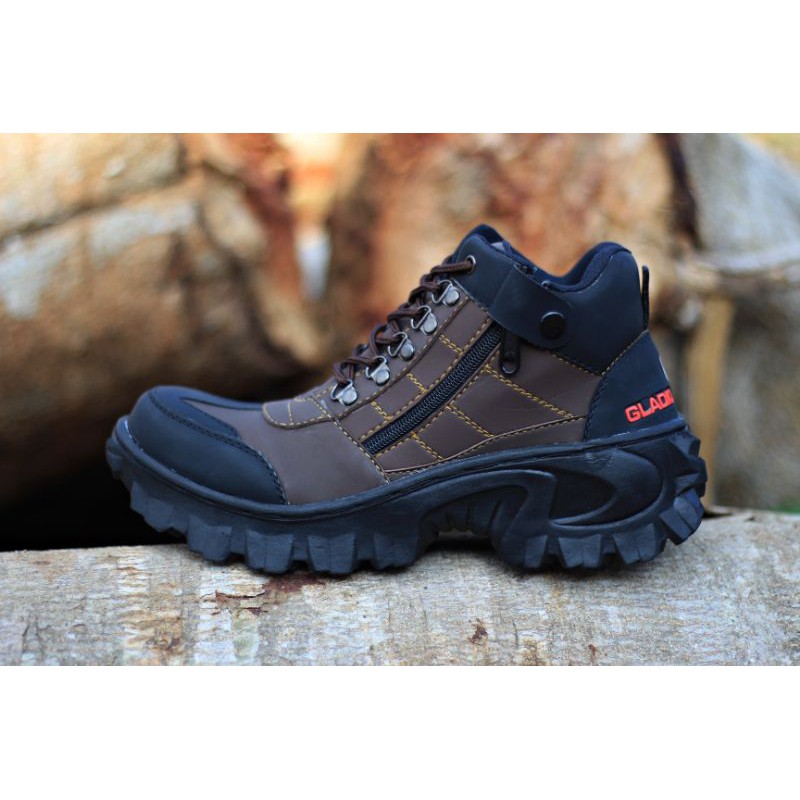 sepatu boots safety pria