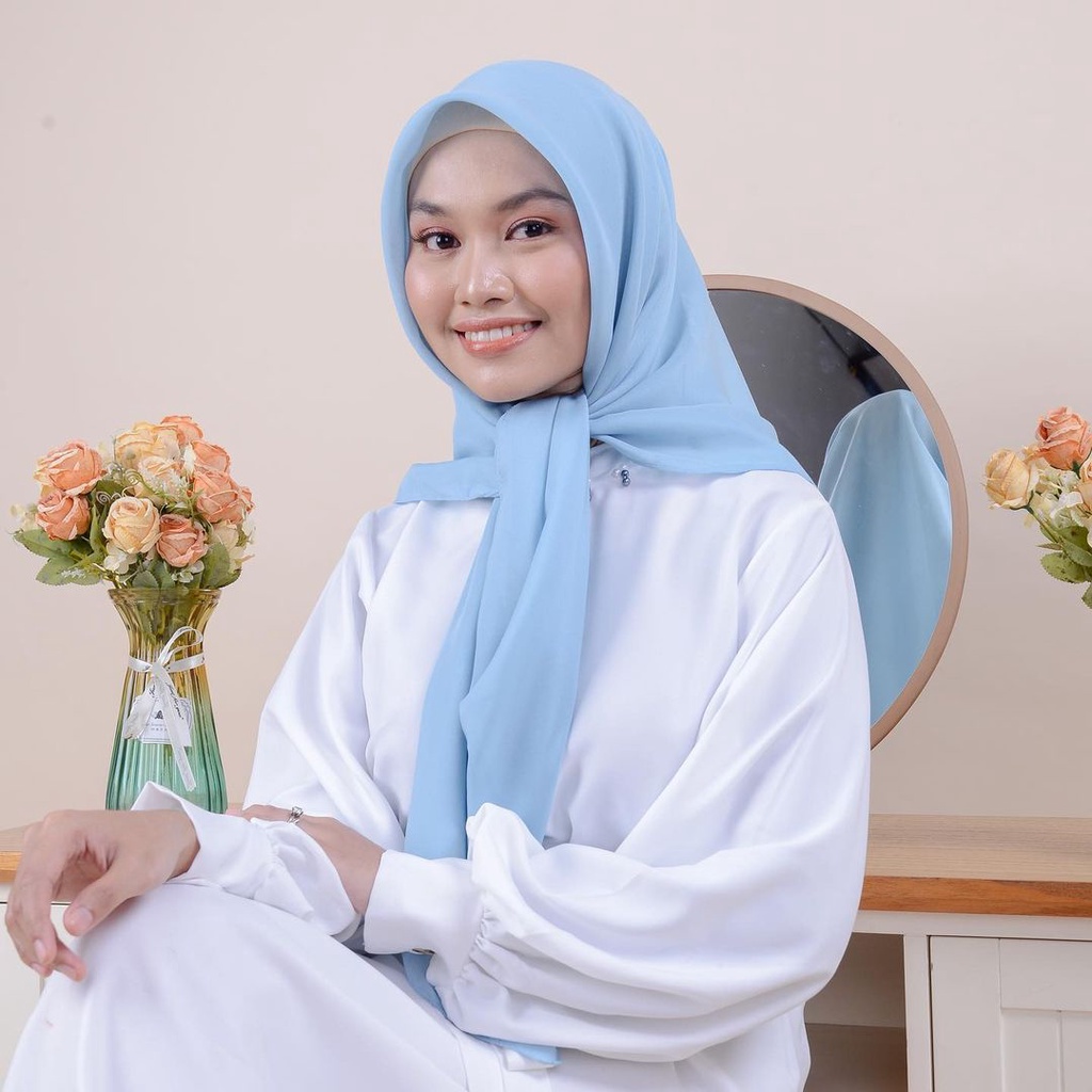 HIJAB SEGI EMPAT PARIS PREMIUM WARNA BLUE JEANS 110CM X 110CM