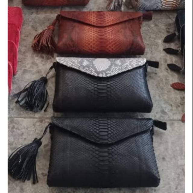 

Tas model amplop kulit asli