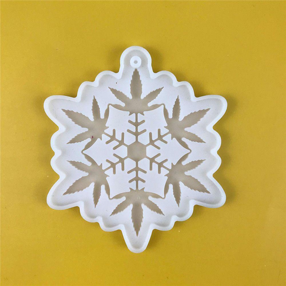 Solighter Natal Bola Cetakan Permen Coklat Liontin Snowflake Pendant Silicone Molds Clay Mold Alat Membuat Perhiasan