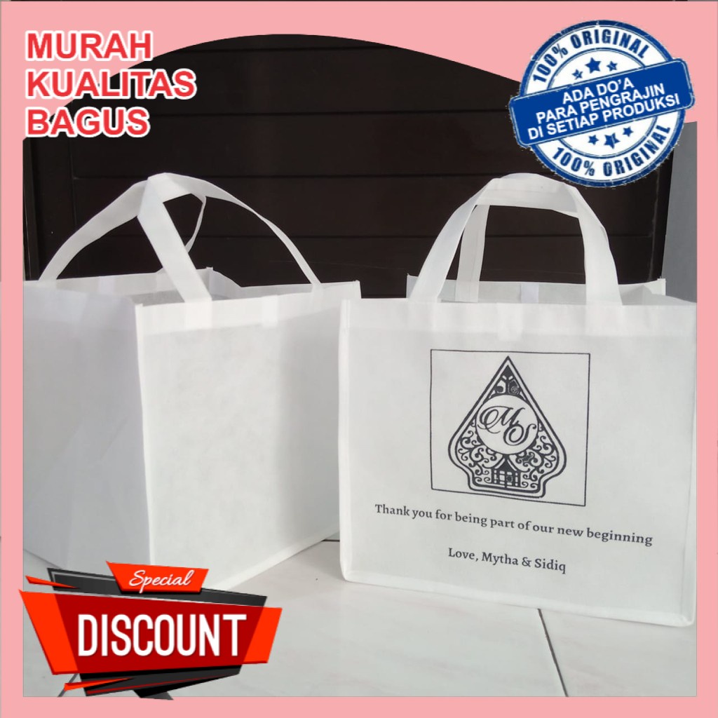 

Tas Kotak Spunbond tebal 75gsm untuk dus ukuran 22 Sudah sablon 1 warna [22x22x30/22x22x22/22x22x15]