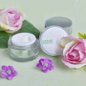 Whitening Arbutin Day Cream Brand "Szava Cosmetis" / Pemutih Wajah