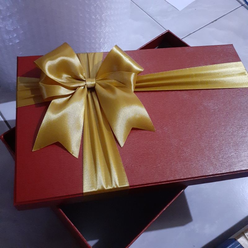 GIFTBOX SPESIAL KOTAK HADIAH SEPATU BOX KADO SANDAL