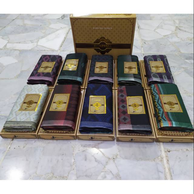 Sarung Benzema Parlente murmer