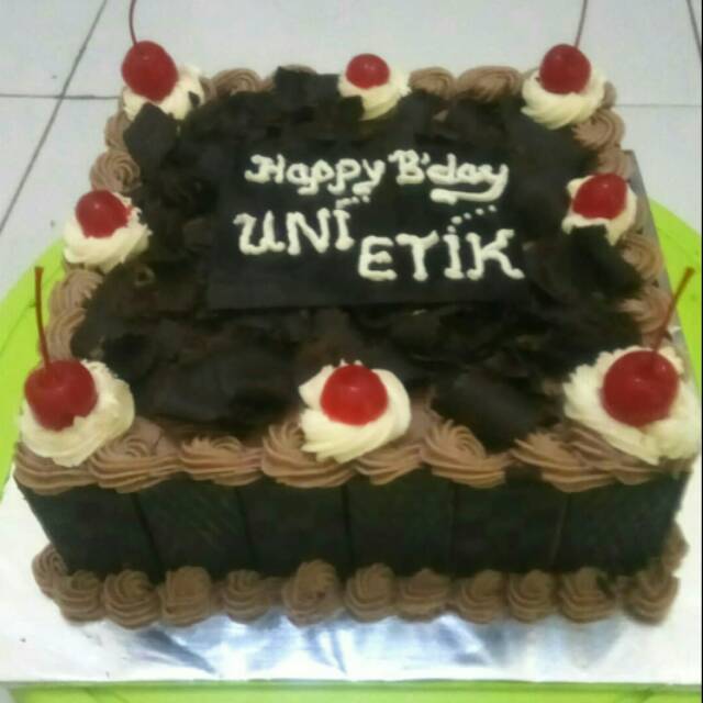 

Kue Ultah Black Forest Simple