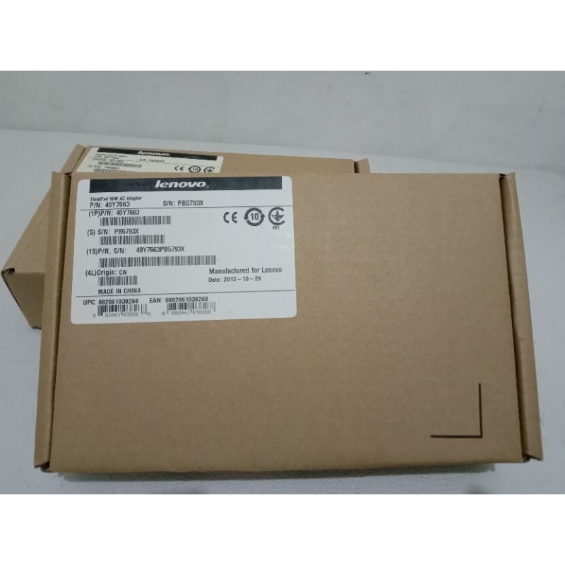 Lenovo 90W AC Adapter - 40Y7663