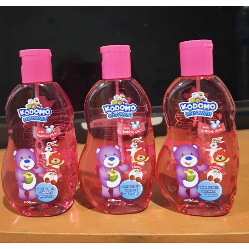 KODOMO Bodywash with bubble stik 200ml