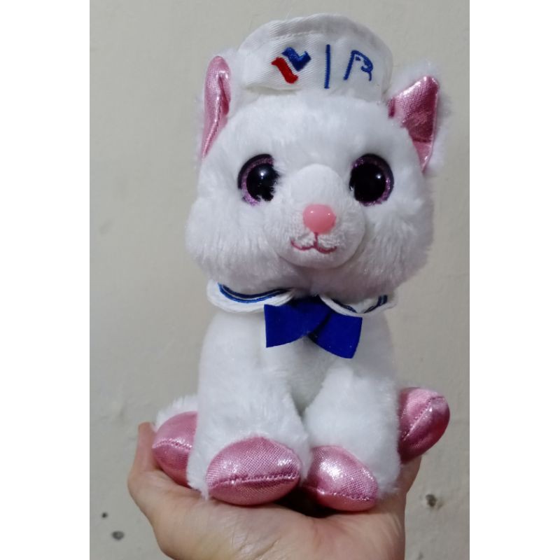 Boneka kucing tabby putih