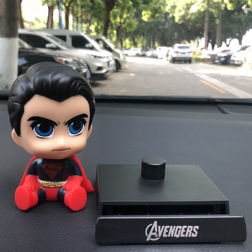 NEW AVENGERS Boneka Figure Miniatur Pajangan Mobil Stand SUPERMAN Goyang Kepala Shacking Head Toy