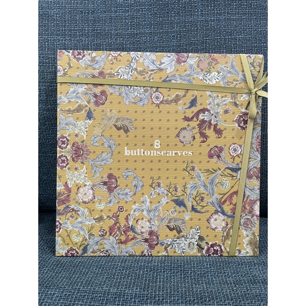 Buttonscarves royale yellow