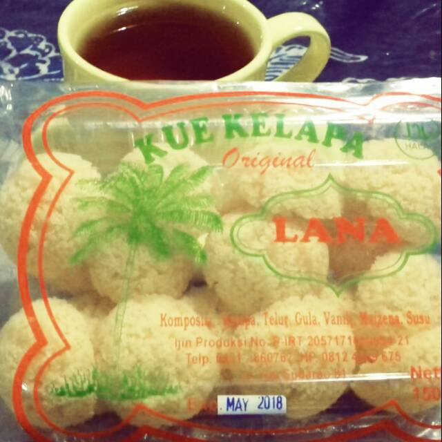 KUE KELAPA ( KLAPPER KOEK ) KHAS MANADO MINAHASA