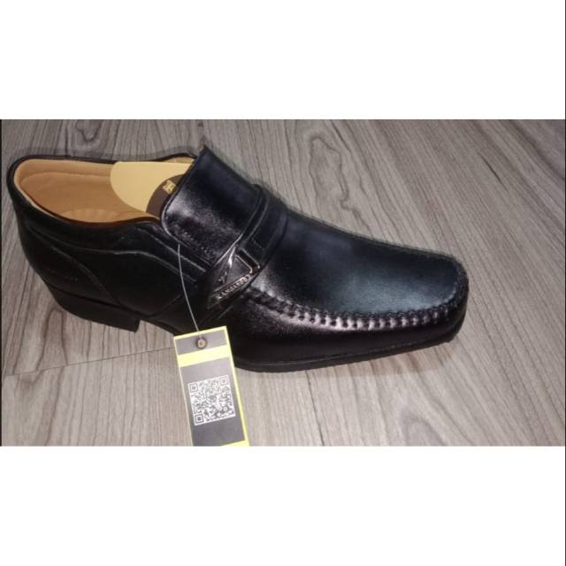 Sepatu Pria Kangaroo