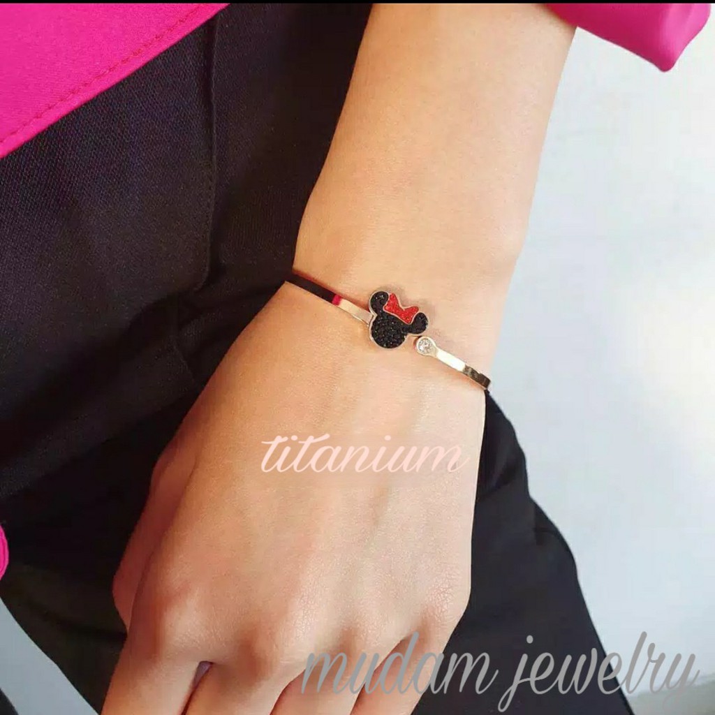 Gelang Titanium Desain Minnie Pita Merah