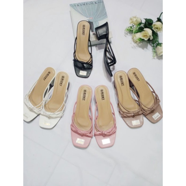 Sandal Heels Wanita Hak tahu