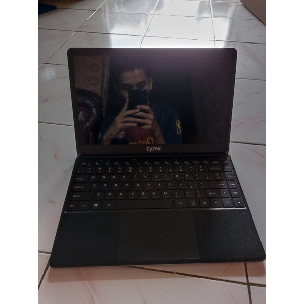 Laptop Zyrex SKY 232
