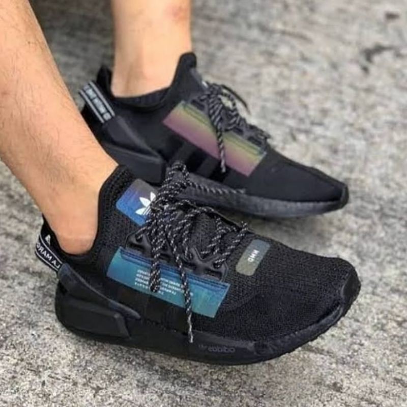 Adidas NMD R1 V2 "triple black"