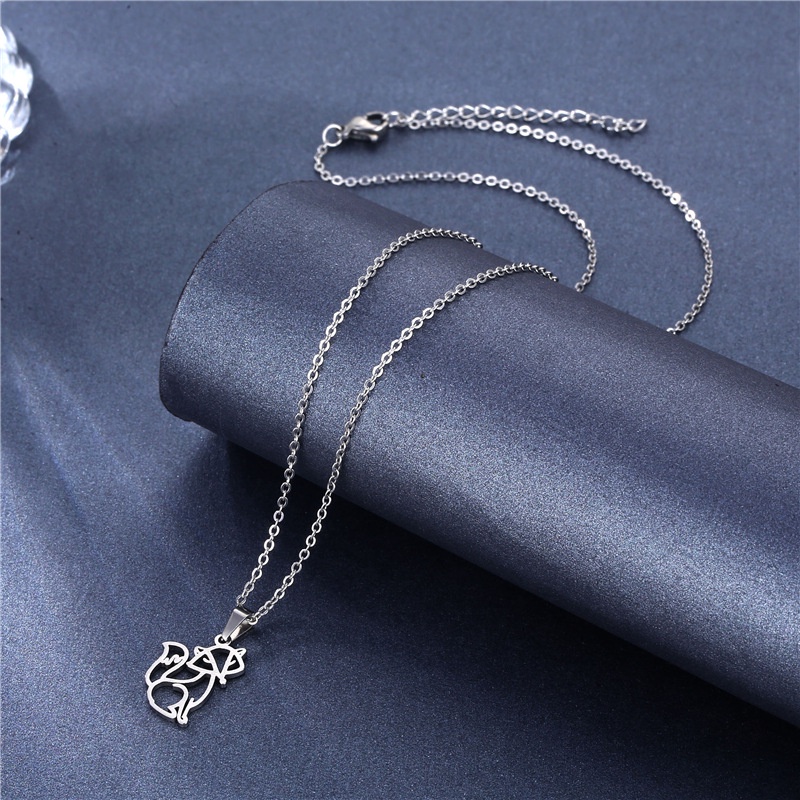 Kalung Rantai Dengan Liontin Rubah Hollow Bahan Stainless Steel Untuk Wanita