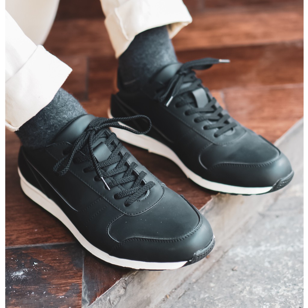 JULIUS BLACK |FORIND x Barnum| Sepatu Hitam Casual Sneakers Kasual Polos Ori Pria Cowok Footwear