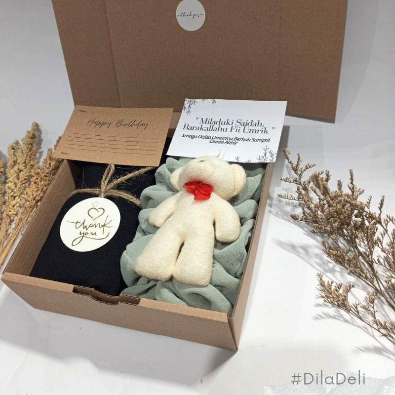 

Hampers hijab / hampers murah / hampers kado / hampers muslimah