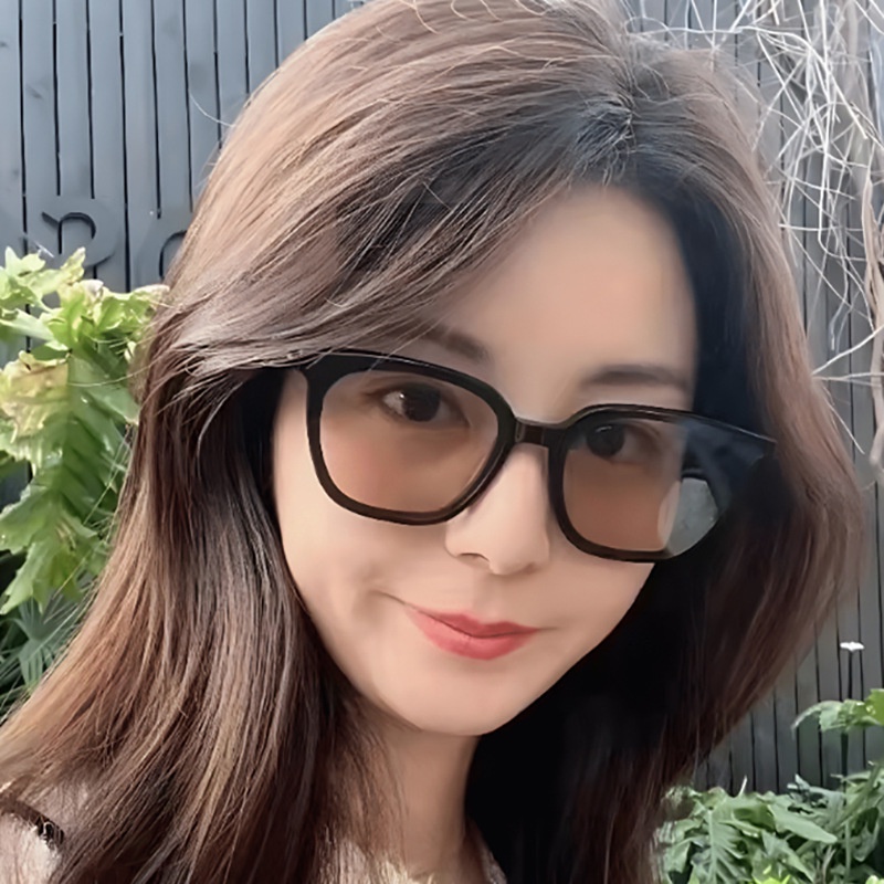 Kacamata Hitam Wanita Model Retro Kotak Frame Besar Nyaman