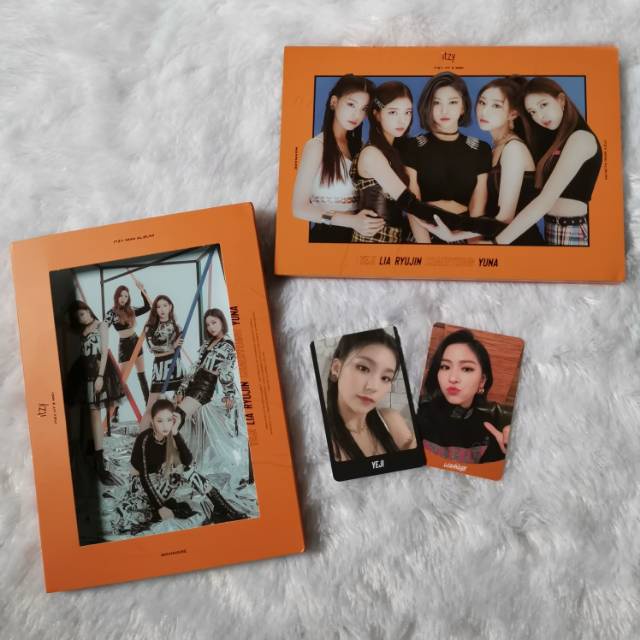 Album ITZY WANNABE / Box Album Akrilik ITZY WANNABE / Box Album