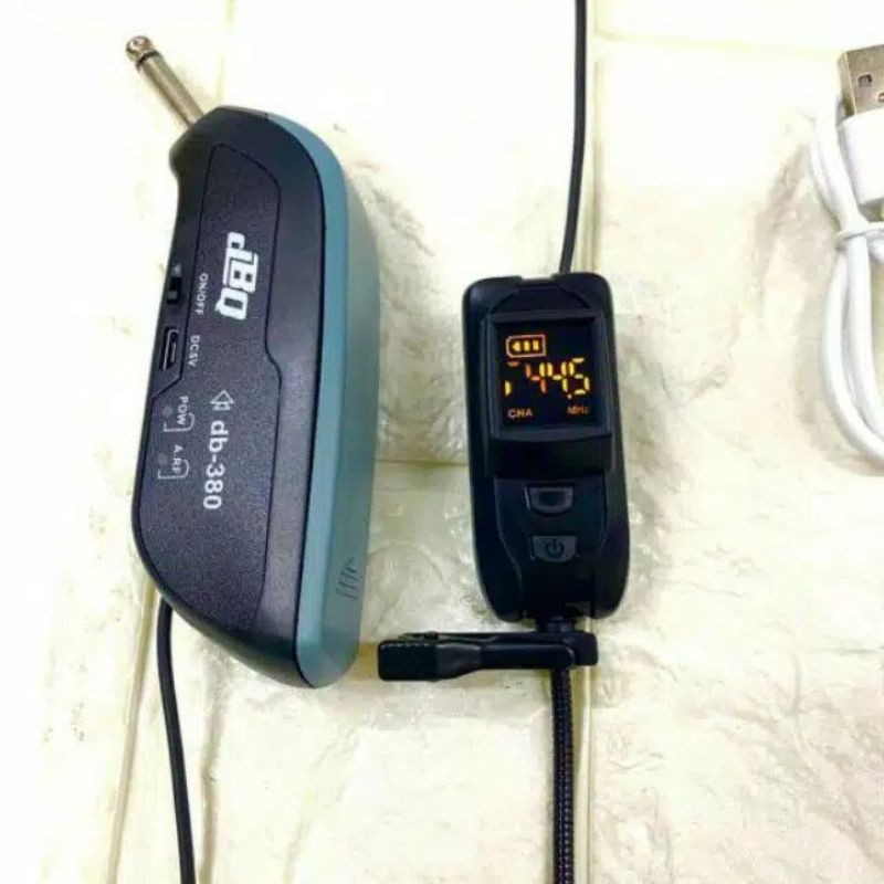 mic clip on wireless DBQ DB 380. single mic UHF.original