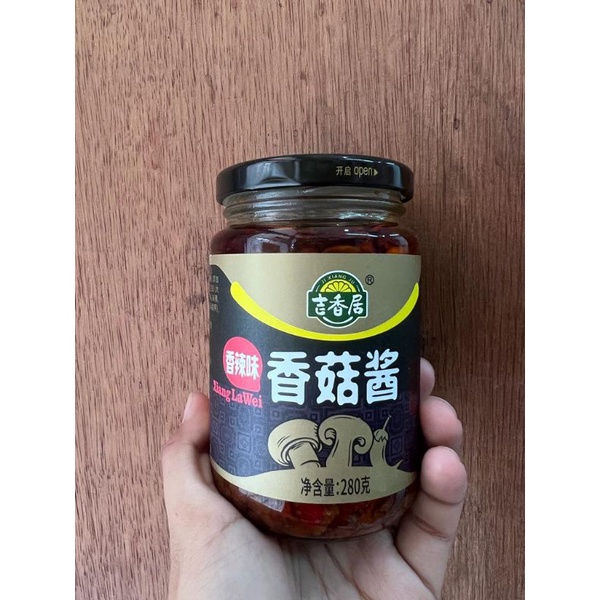 

Saos jamur xiang gu jiang 香菇酱 240gr / bumbu saos jamur