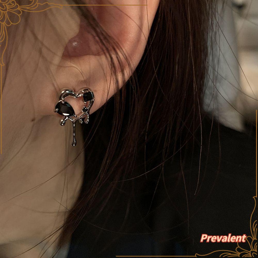 Anting Tusuk Gantung Bahan Metal Desain Hollow Warna Hitam Gaya Vintagegothic Untuk Wanita