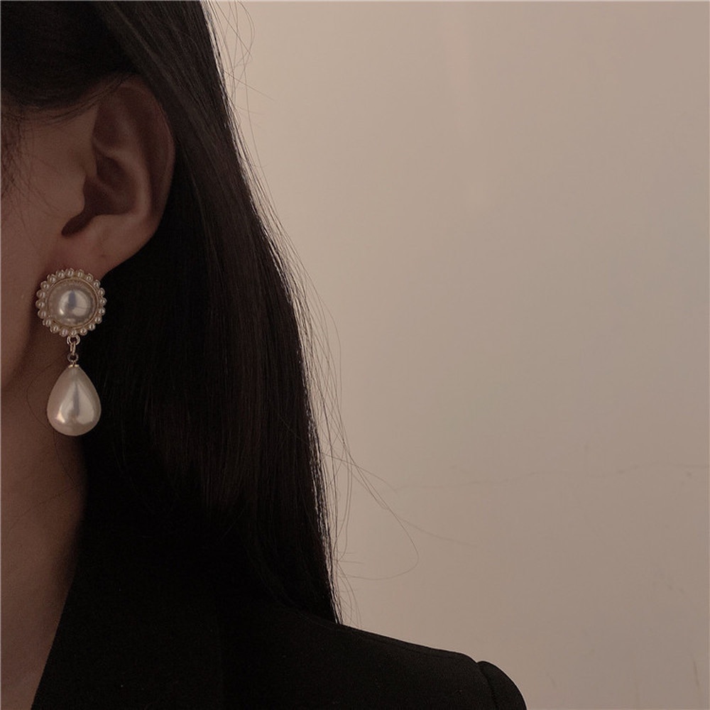 Anting Tusuk Gantung Desain Tetesan Air Hias Mutiara Gaya Mewahretro Untuk Wanita