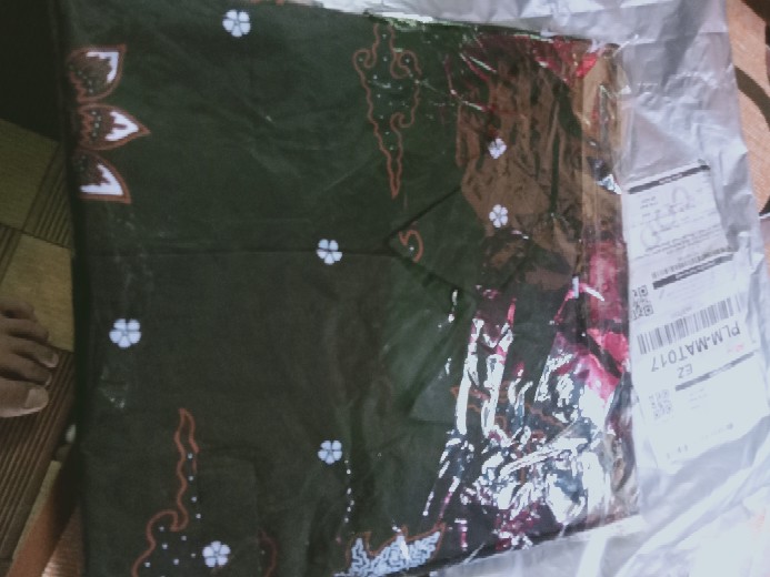 Baju Batik Pria Lengan Pendek Modern. Baju Batik Pria Lengan Pendek Model Terbaru. Baju Batik Trendi