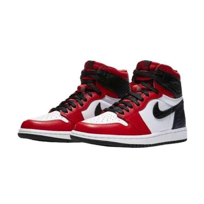 Air Jordan 1 Retro High Satin Snake Chicago
