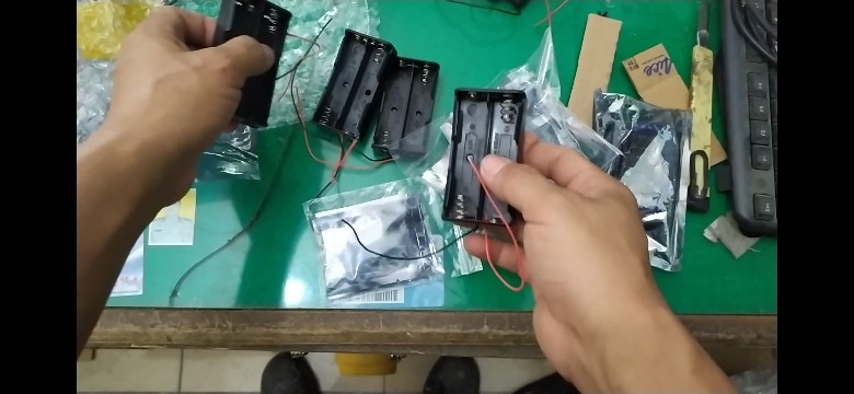 1x 2x 3x 4x 18650 Battery Case Holder 3.7v Plastic Battery Storage Box Case Holder Leads With Storage Box With Wire Lead