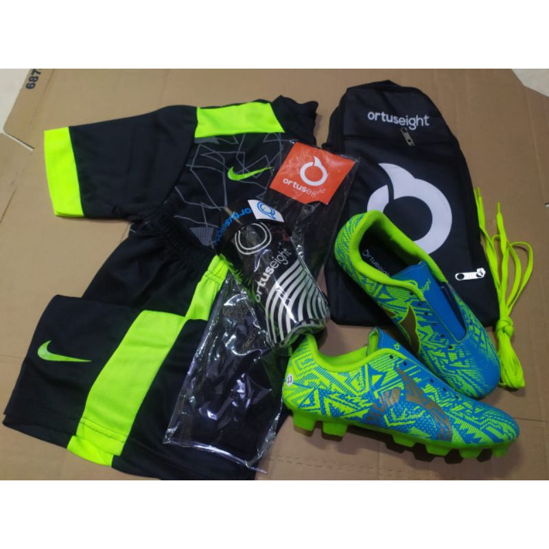 Sepatu Bola anak paket komplit