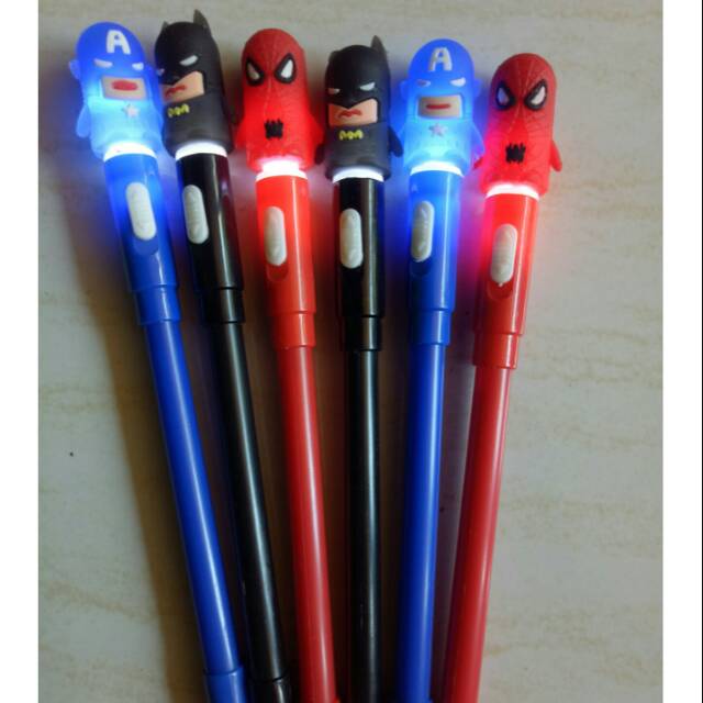

Pulpen Karakter Super Hero / Pulpen Lampu / Pulpen Super Hero / Souvenir Ulang Tahun / Hadiah Ultah