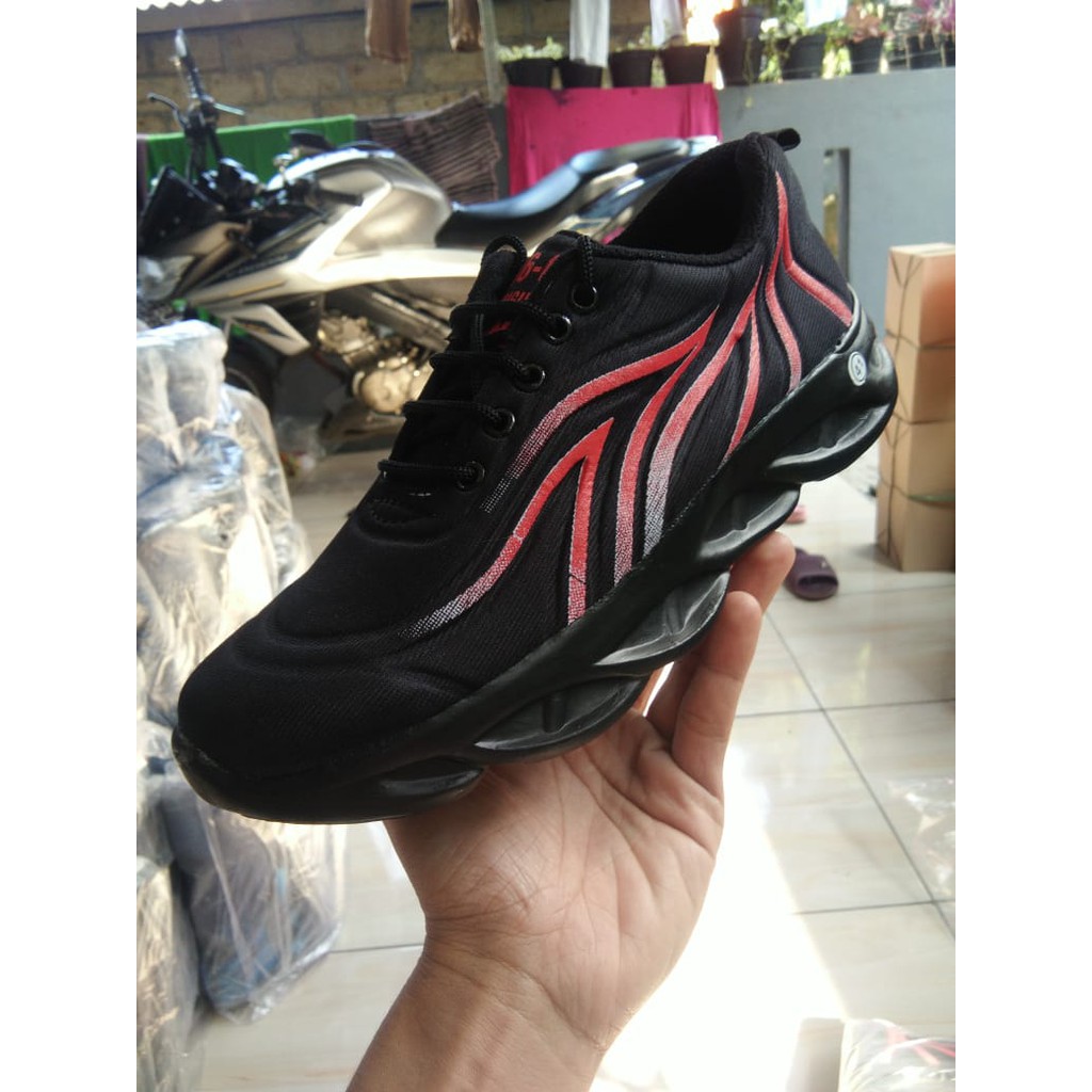 Sepatu Pria Sepatu sneakers Pria Sepatu Olahraga Pria Sepatu Keren Pria Sepatu Pria Running Sepatu Pria Murah Sepatu Pria Terbaru Sepatu Pria Sport Bisa Bayar Di Tempat ( COD )