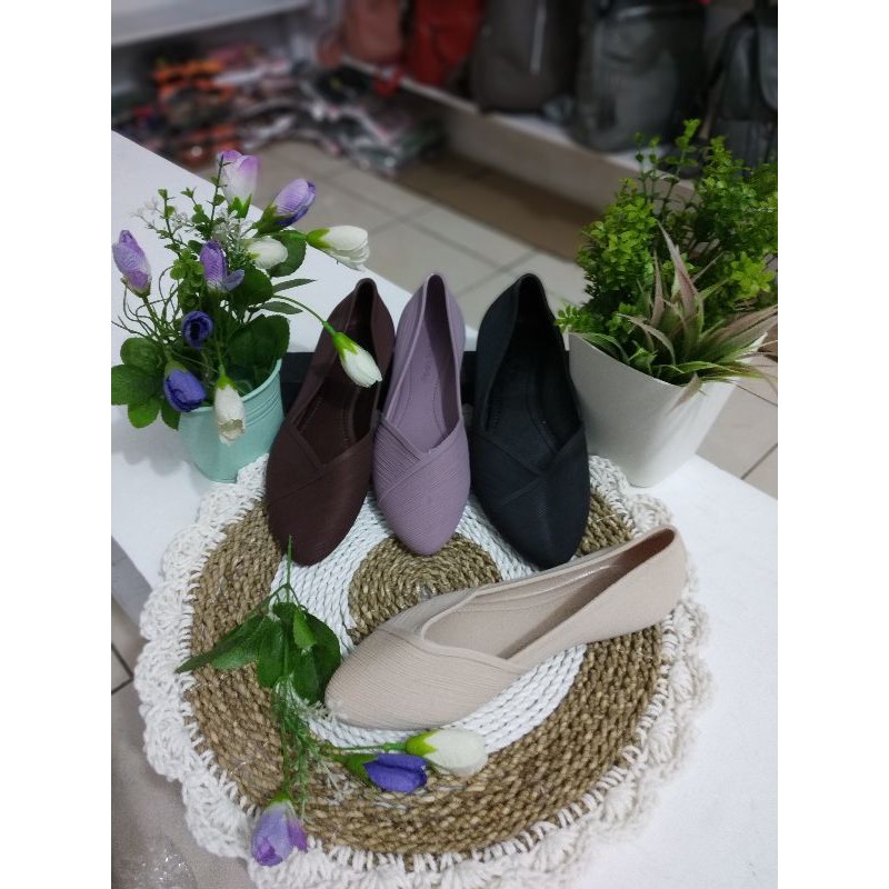 Sepatu jelly wanita merk Porto seri XEM