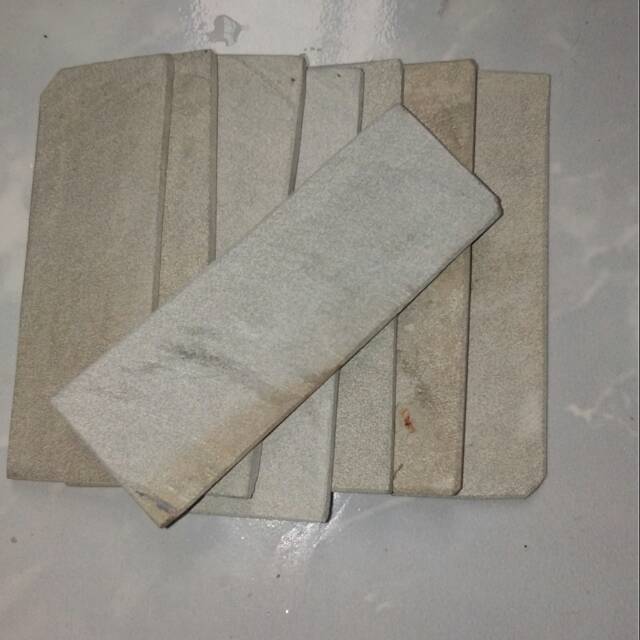 Batu asah pisau sadap karet