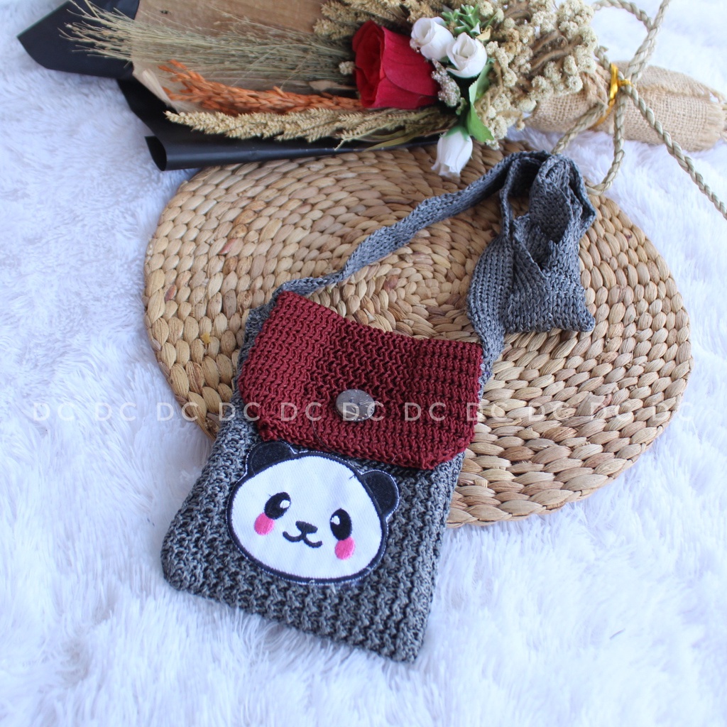 tas hp rajut karakter panda / tas slingphone karakter panda rajutan murah / tas selempang remaja