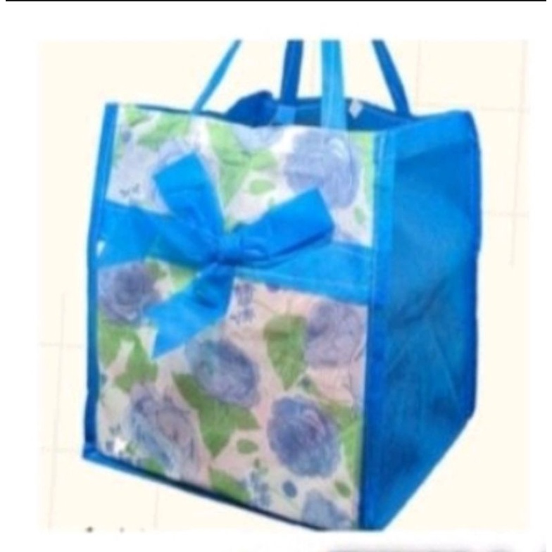 

Tas kain pita / spunbond / goodie bag 25×25 per pak isi 12 pcs