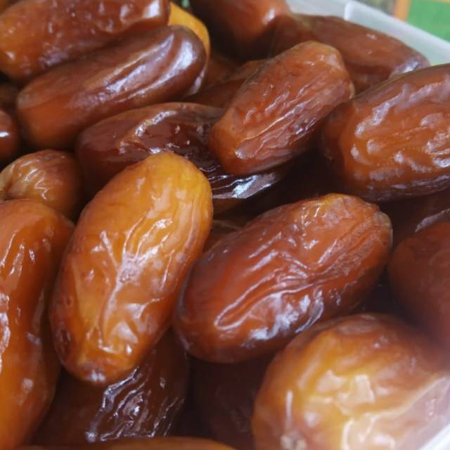 

KURMA TUNISIA TANGKAI