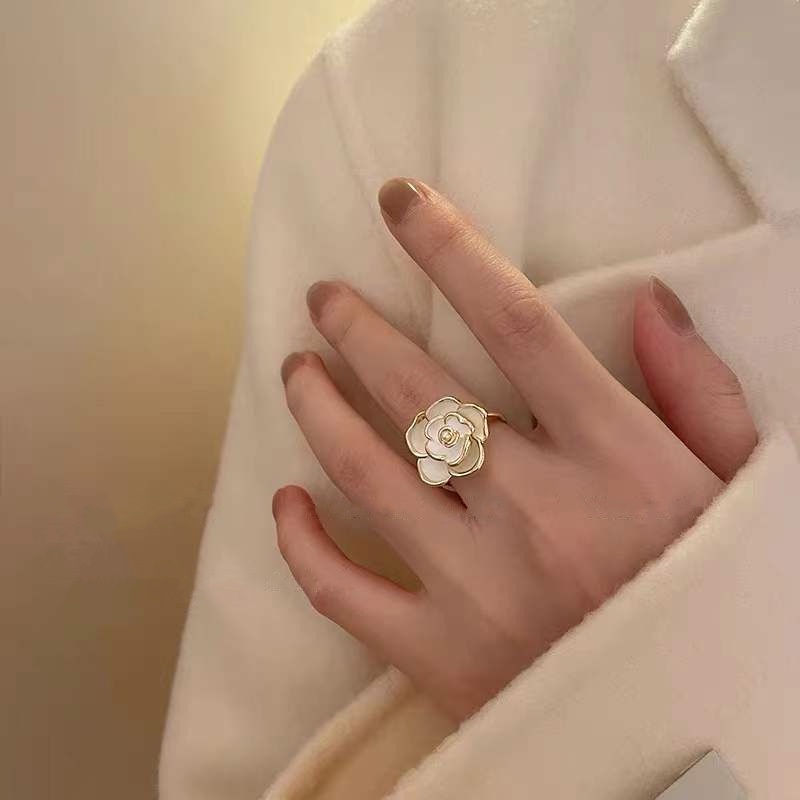 Cincin Model Terbuka Desain Bunga Camellia Gaya Perancis / Retro Adjustable Untuk Wanita