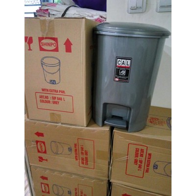 Tempat Sampah Injak SHINPO SIP-840 12Liter