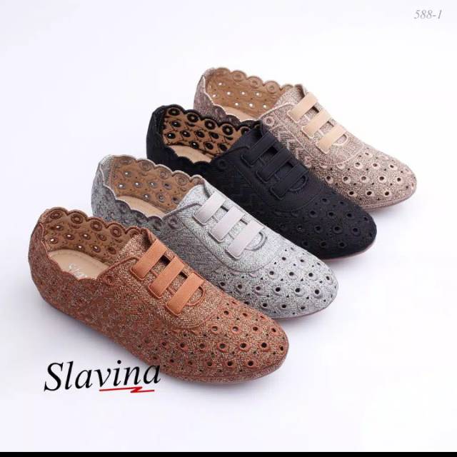 Sepatu slavina