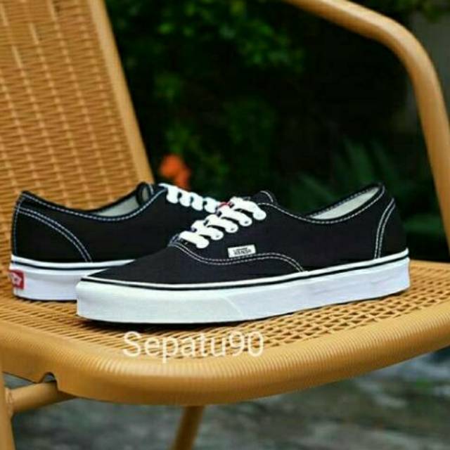 vans authentic hitam