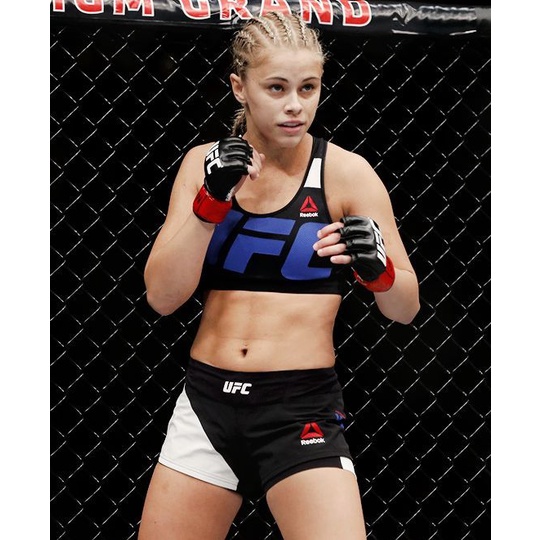POSTER DINDING PAIGE VANZANT WWE/UFC WRESTLER (BISA CUSTOM GAMBAR)