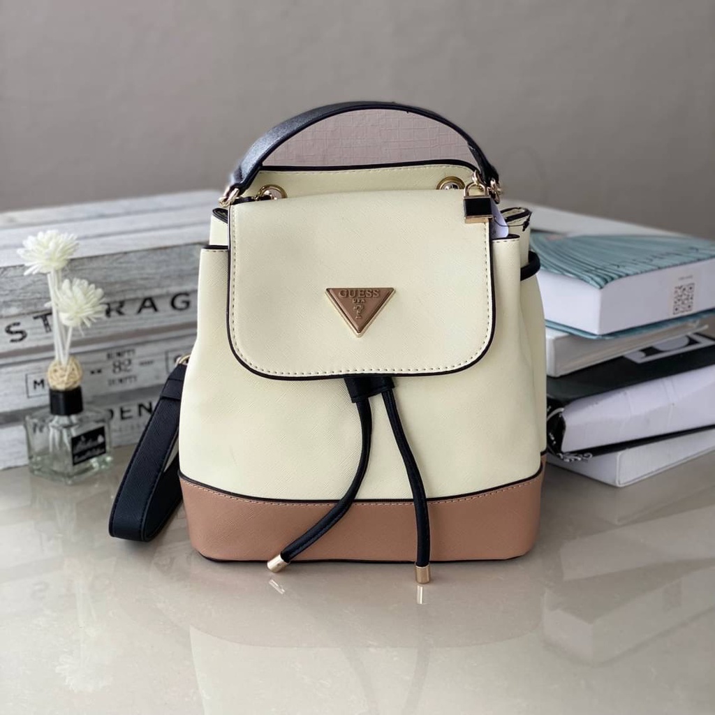 GB528 Tas Ransel Wanita Guess Cordelia Safiano Flap Backpack