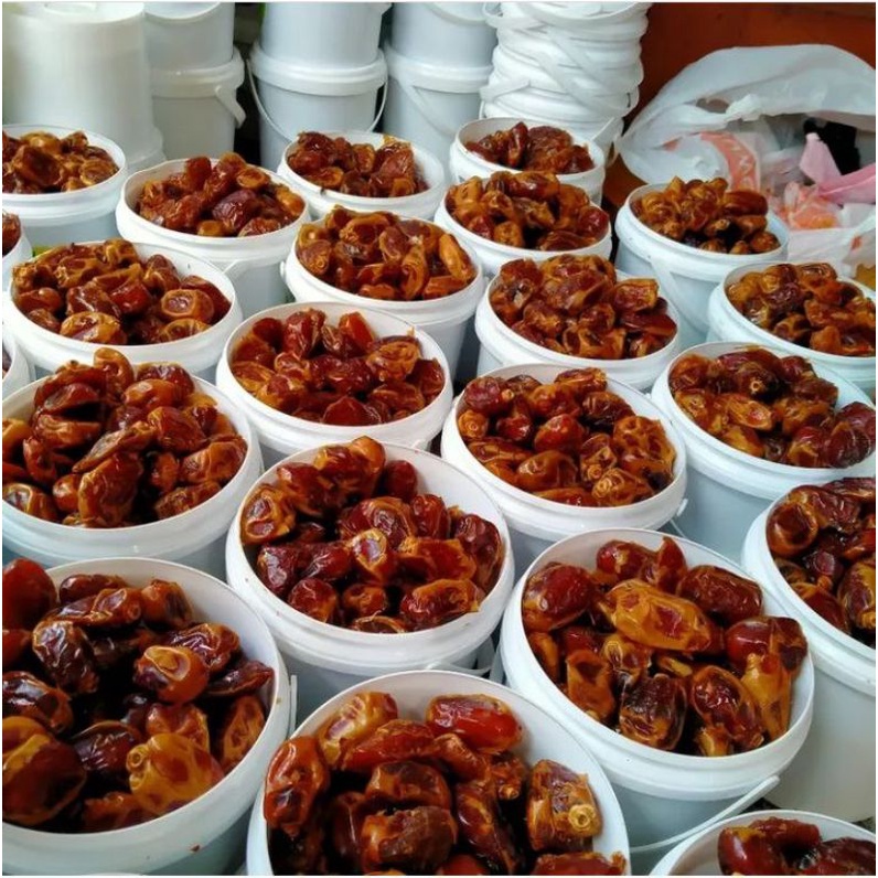 

KURMA AL QASSIM/ KURMA AL QASSIM KEMASAN EMBER 850 GRAM