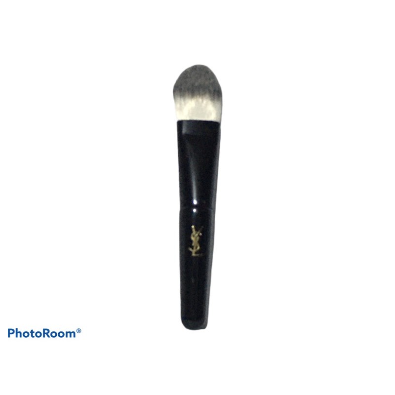 YSL Yves Saint Laurent Foundation Brush travel size sealed 100% authentic Travel Size