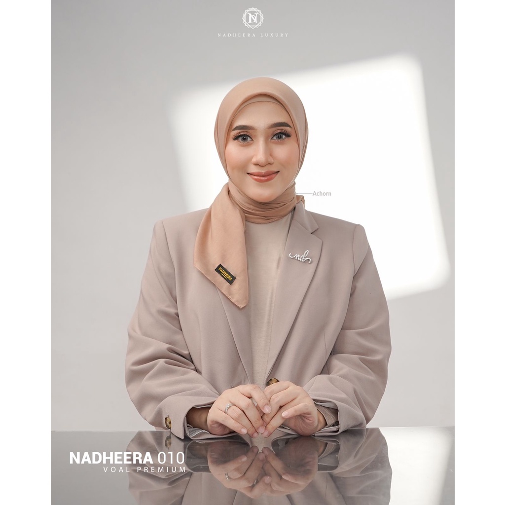 Nadheera 010 Segiempat Voal Polos Nadheera Luxury /N010 /N 010 /Segiempat Voal Polos /Nadheera hijab